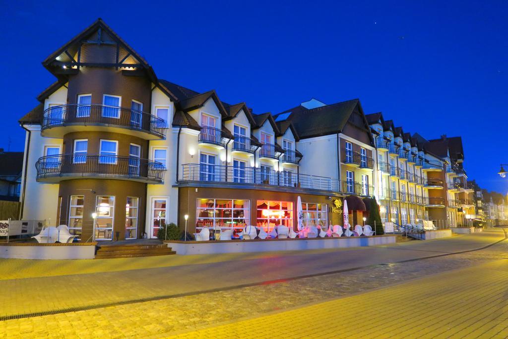 Hotel Morze Устка Екстериор снимка