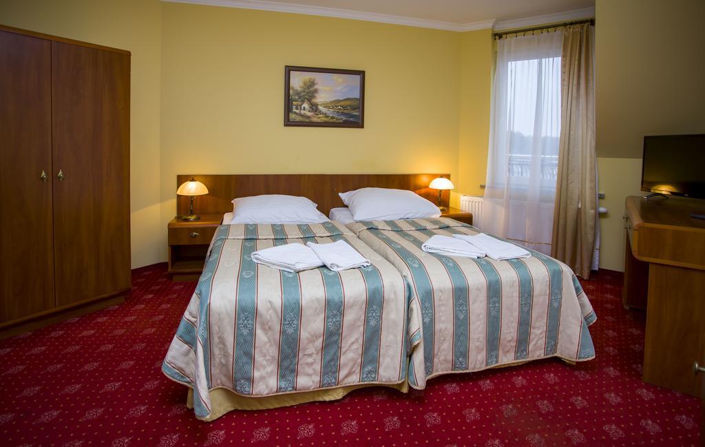 Hotel Morze Устка Екстериор снимка