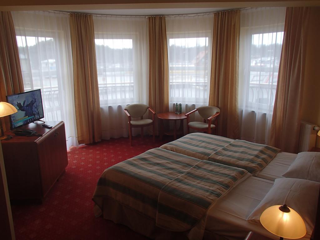Hotel Morze Устка Екстериор снимка