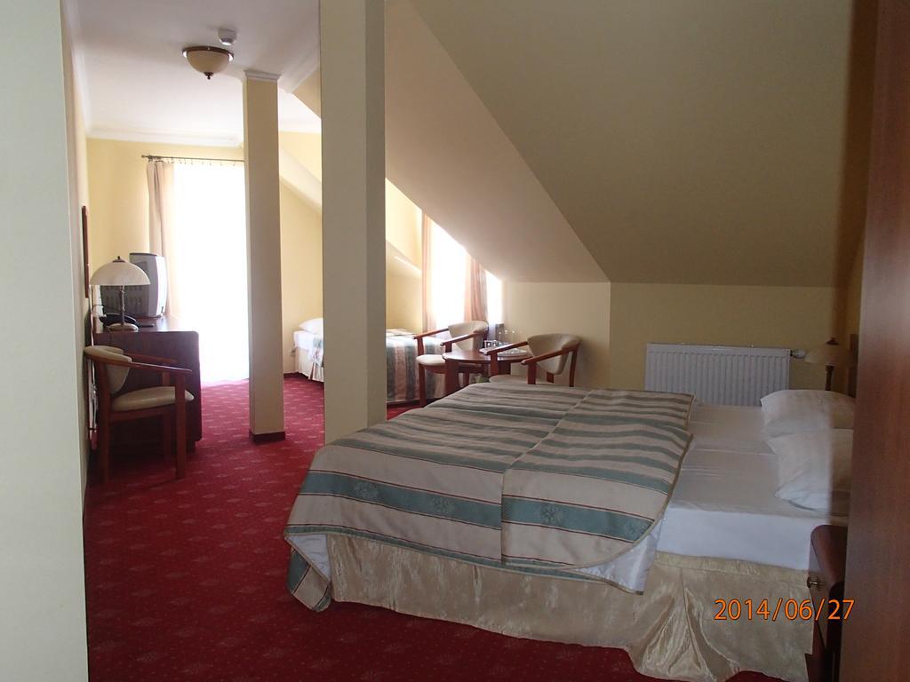 Hotel Morze Устка Екстериор снимка