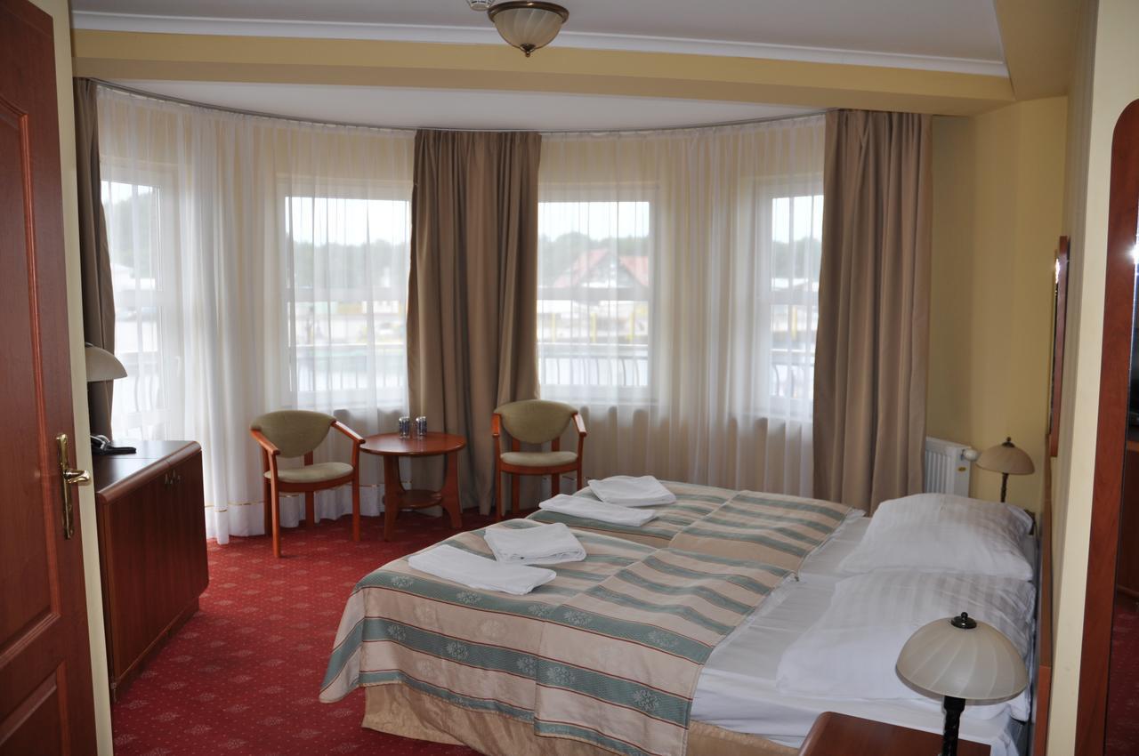 Hotel Morze Устка Екстериор снимка