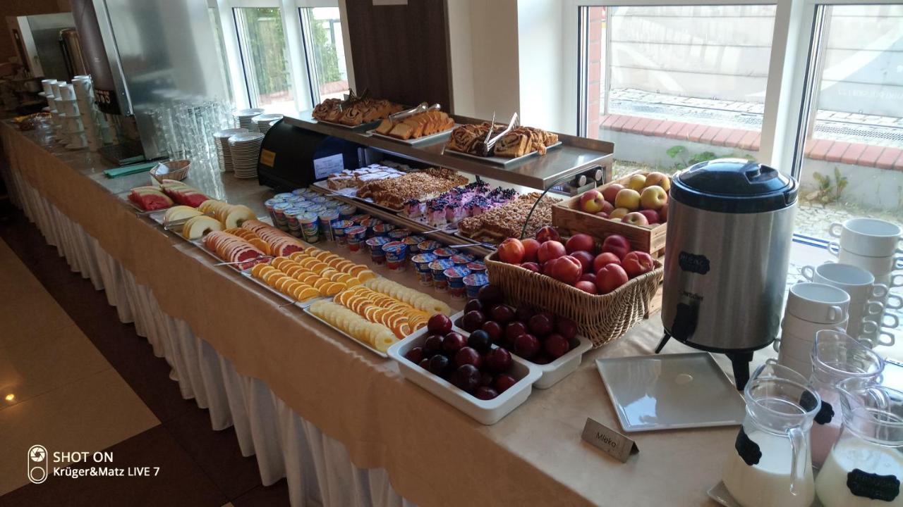 Hotel Morze Устка Екстериор снимка