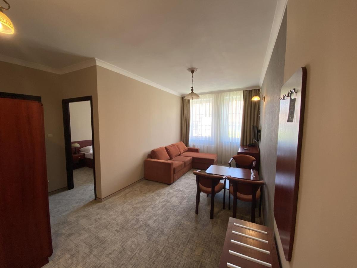 Hotel Morze Устка Екстериор снимка